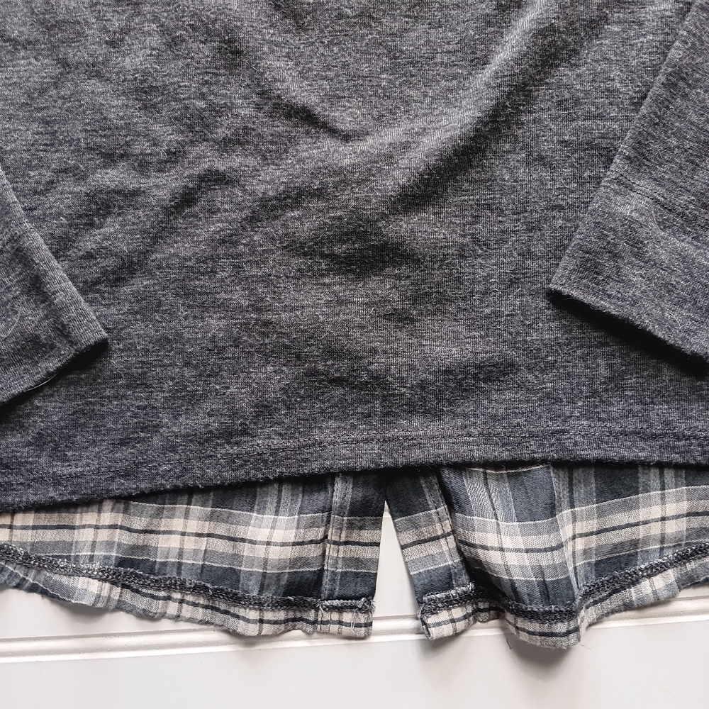 LOFT Charcoal Long Sleeve Top with Plaid Accent XS - Picture 4 of 8